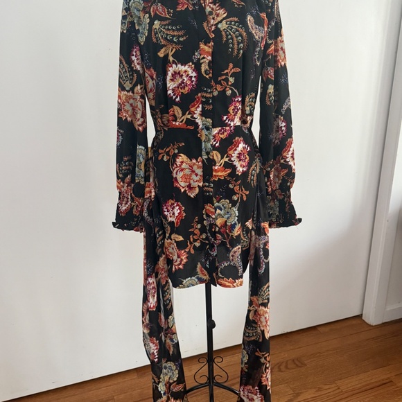 ELLIATT NWT Resort Collection Tie-Waist Asymmetric Floral Dress - Picture 5 of 13